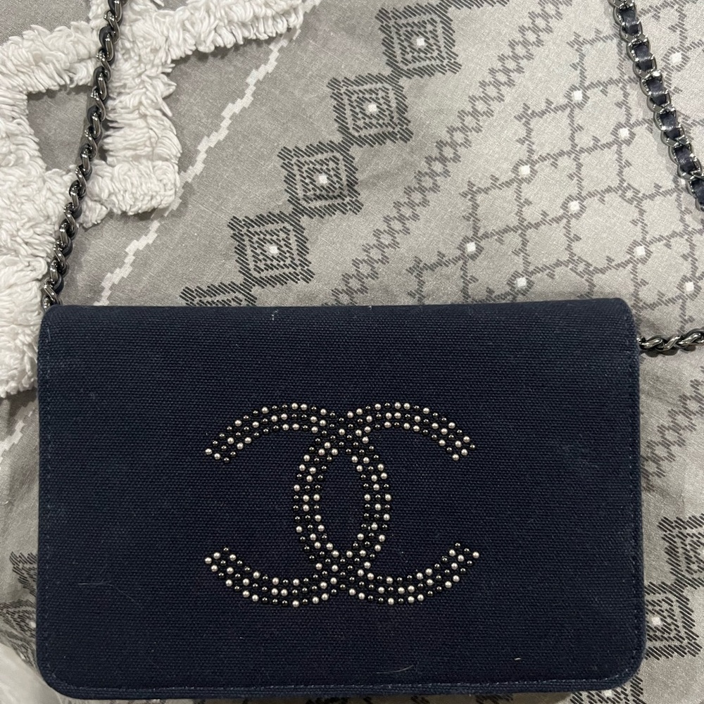 Chanel - Picture 6 of 7